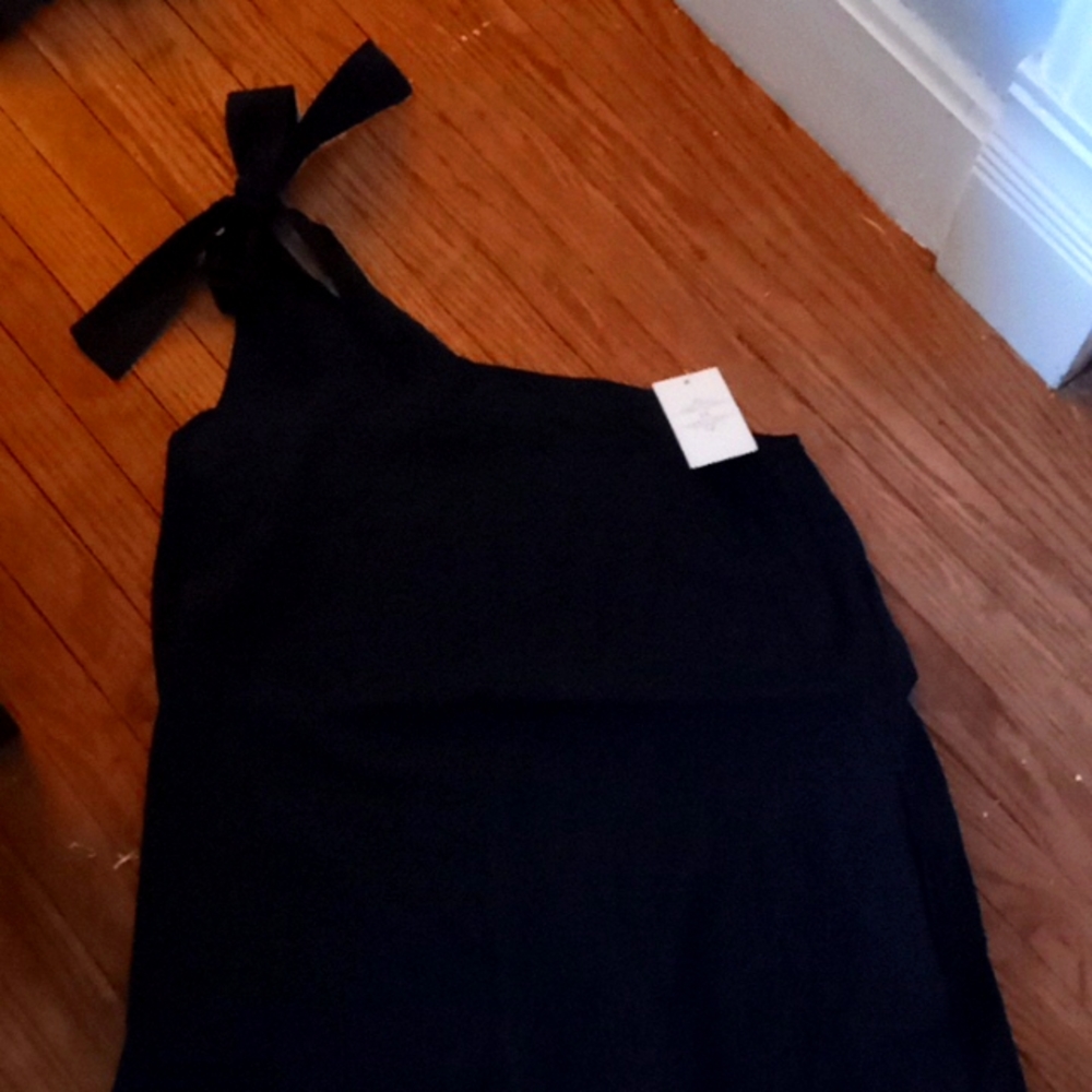 One shoulder black dress